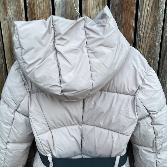 DKNY Puffer Coat Medium Tan Long Hood Belted Nwot Faux Down Winter M Khaki - Picture 7 of 8